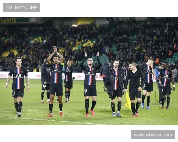 上海足球队强势领跑冠军赛积分榜58分稳居第一 上海足球队强势领跑冠军赛积分榜58分稳居第一